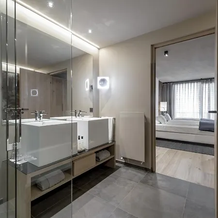 Gardena Apartment *